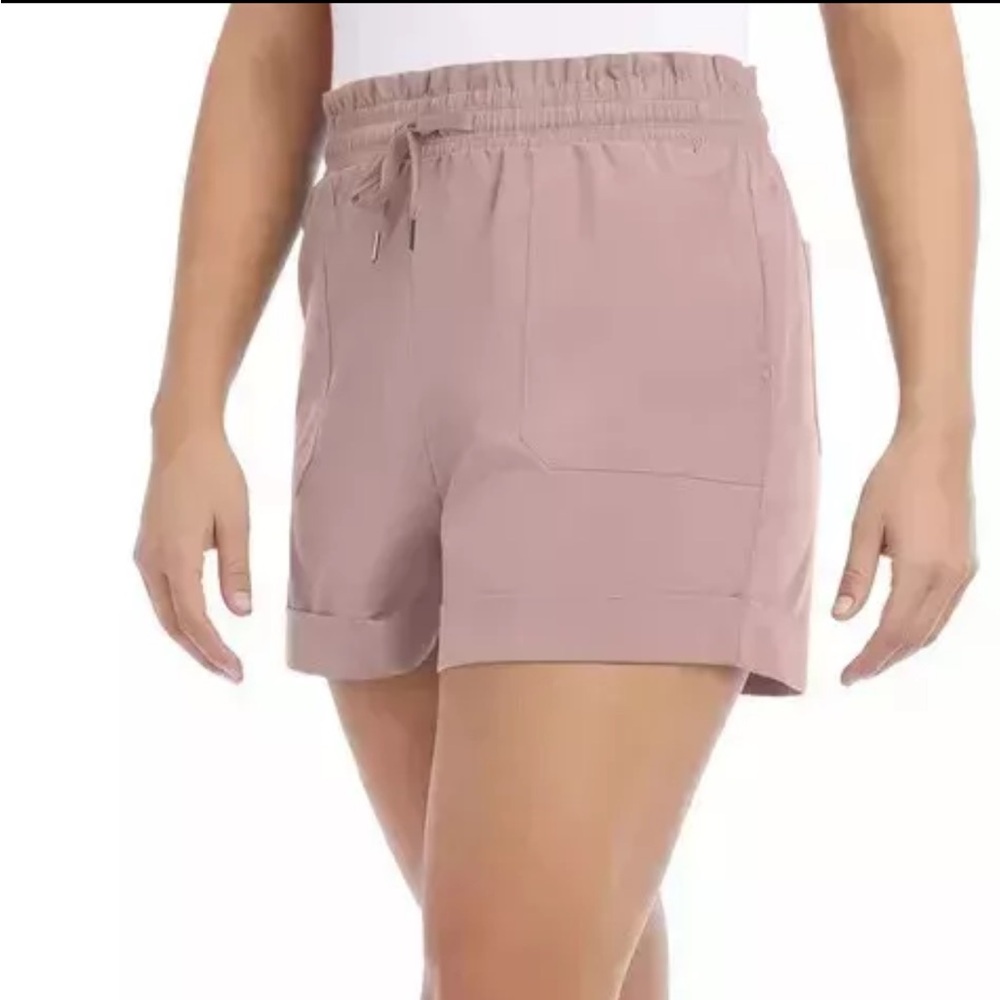 New with tags women’s Danskin shorts, ladies, papering short, size large